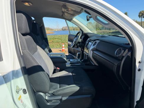 Used 2015 Toyota Tundra SR5 w/ SR5 Upgrade Package image 15