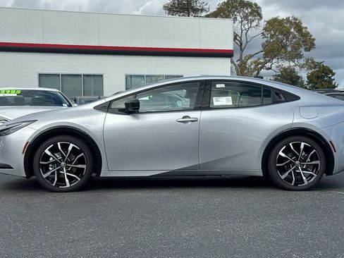 New 2026 Toyota Prius Plug-In Hybrid image 6