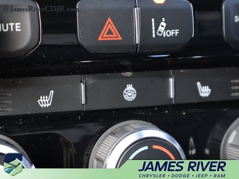 Used 2025 RAM 1500 Big Horn AWD/4WD image 36
