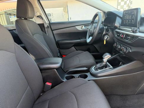 Used 2020 Kia Forte LXS FWD image 16