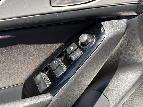 Used 2017 MAZDA MAZDA3 Sport FWD image 16