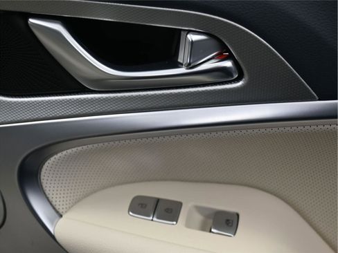 New 2026 Genesis G70 2.5T Prestige image 5