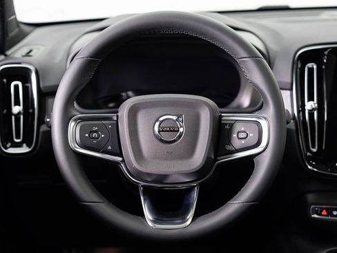 Used 2023 Volvo C40 P8 Recharge Ultimate image 10