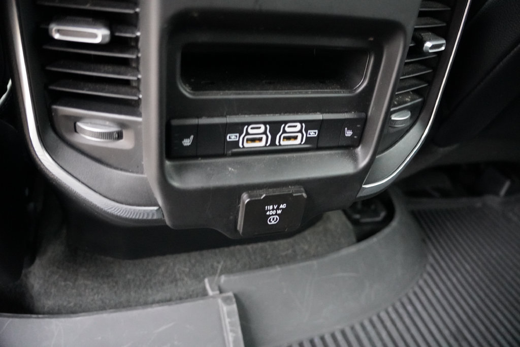 Used 2024 RAM 1500 Laramie AWD/4WD image 4