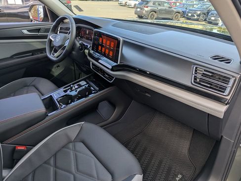 New 2026 Volkswagen Atlas Peak Edition image 40