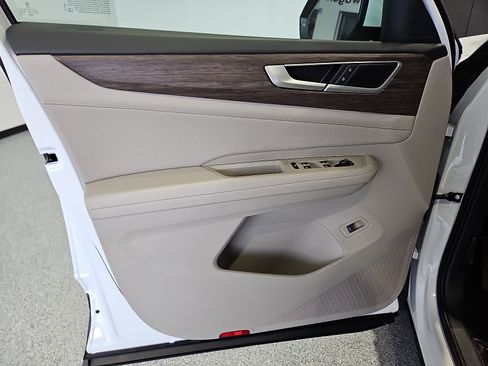 New 2026 Volkswagen Atlas SEL AWD/4WD image 16