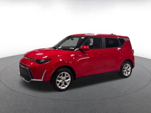 Used 2025 Kia Soul LX w/ LX Technology Package image 8