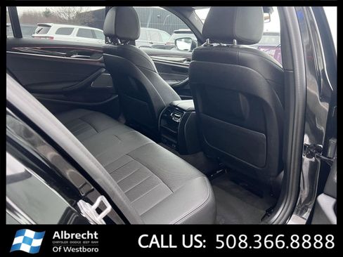 Used 2021 BMW 530i xDrive w/ Premium Package image 17