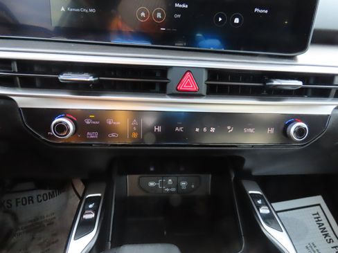 Used 2025 Kia Sorento X-Line EX image 28