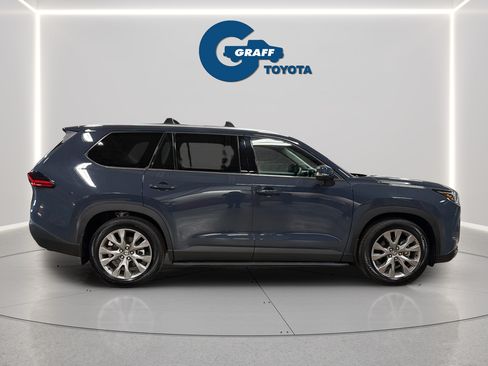 Used 2025 Toyota Grand Highlander FWD image 5