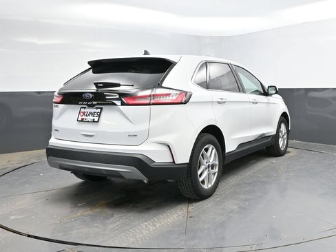 Used 2024 Ford Edge SEL AWD/4WD image 9