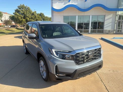 Used 2024 Honda Passport EX-L image 2