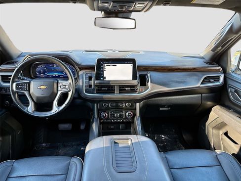 Used 2023 Chevrolet Suburban Premier image 25