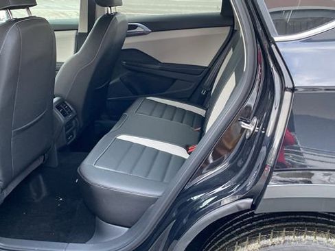 New 2026 Volkswagen Taos SEL image 22