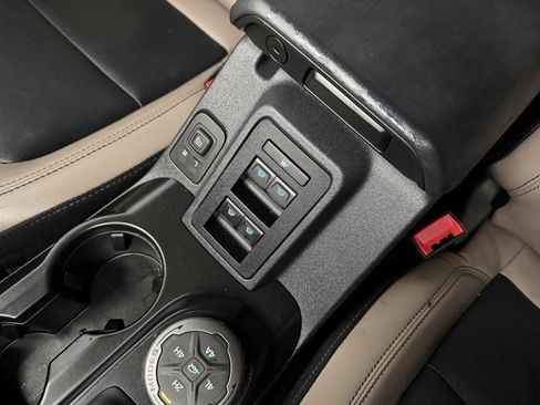 Used 2022 Ford Bronco Wildtrak image 24