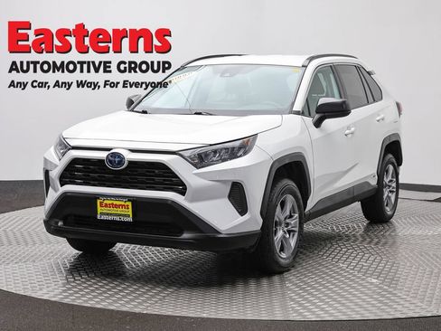 Used 2022 Toyota RAV4 LE AWD/4WD image 1