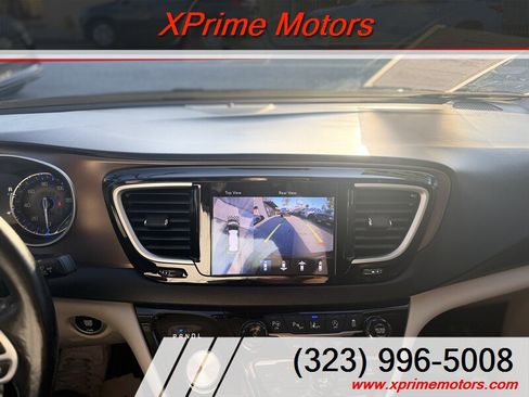 Used 2019 Chrysler Pacifica Touring-L w/ Advanced Safetytec Group FWD image 27