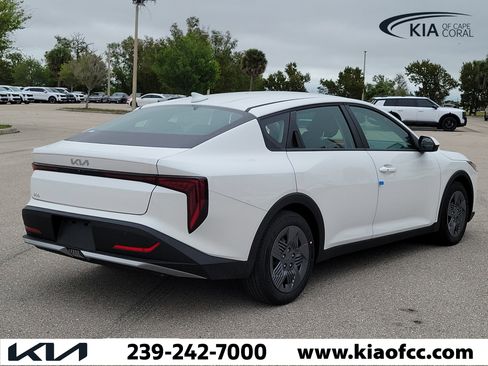 New 2026 Kia K4 LX image 6