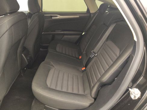 Used 2020 Ford Fusion SE FWD image 18