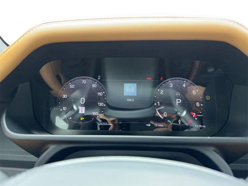 Used 2024 Land Rover Defender 130 X-Dynamic SE image 30