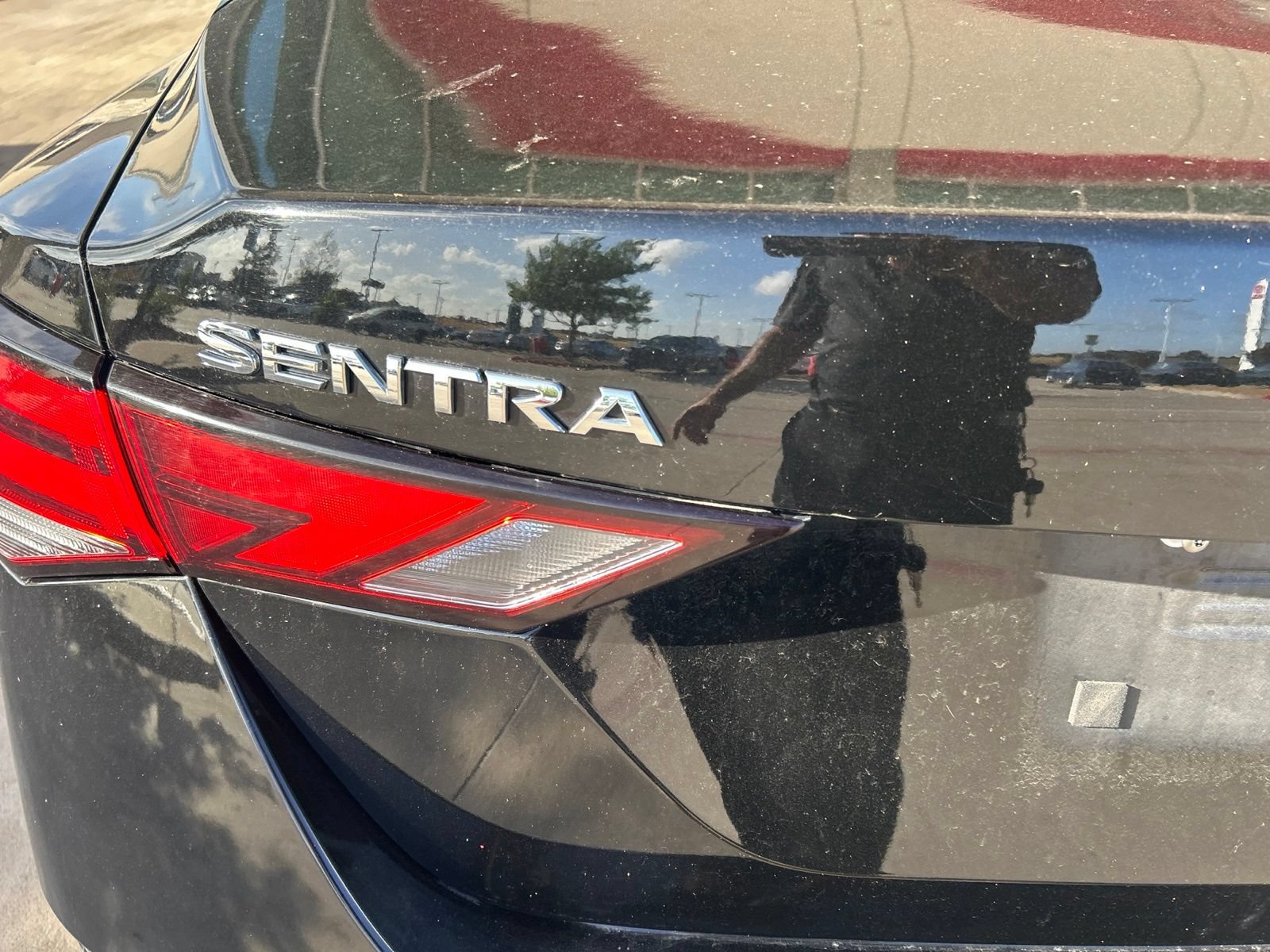 Used 2024 Nissan Sentra SV FWD image 11