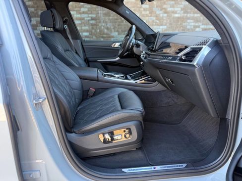 Used 2024 BMW X7 xDrive40i w/ Executive Package AWD/4WD image 17
