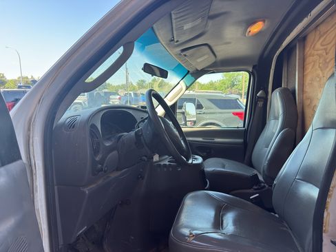 Used 2003 Ford E-350 and Econoline 350 Super Duty image 14