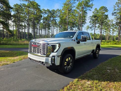 New 2026 GMC Sierra 2500 Denali w/ Denali Reserve Package AWD/4WD image 1