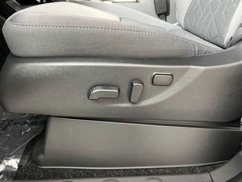 New 2026 Nissan Frontier SV w/ Tow Package RWD image 32