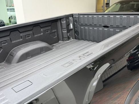 Certified 2025 GMC Sierra 2500 AT4 w/ Technology Package AWD/4WD image 11