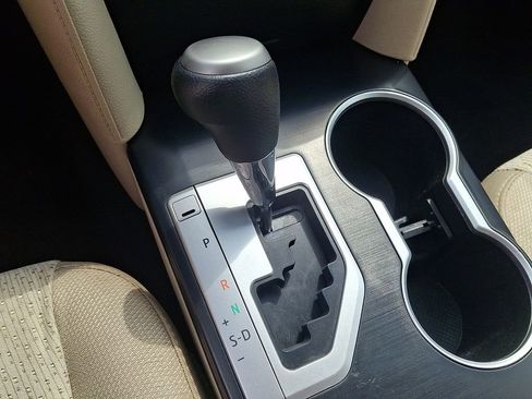 Used 2013 Toyota Camry LE image 15