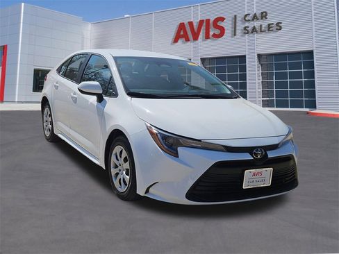 Used 2025 Toyota Corolla LE image 9