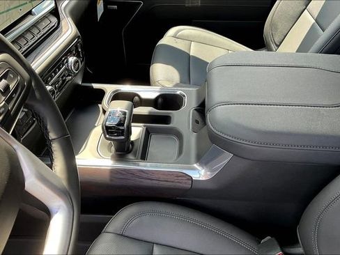 New 2026 GMC Sierra 1500 SLT w/ SLT Premium Plus Package image 9