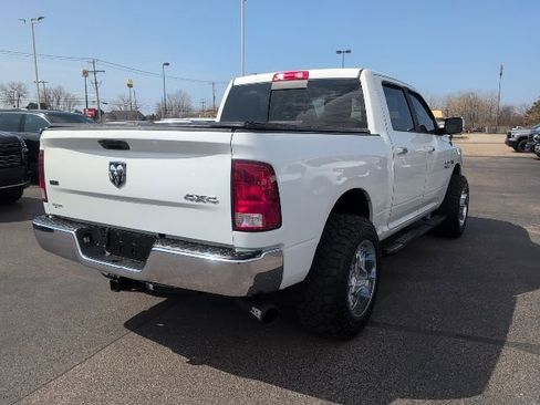 Used 2018 RAM 1500 Classic SLT image 9