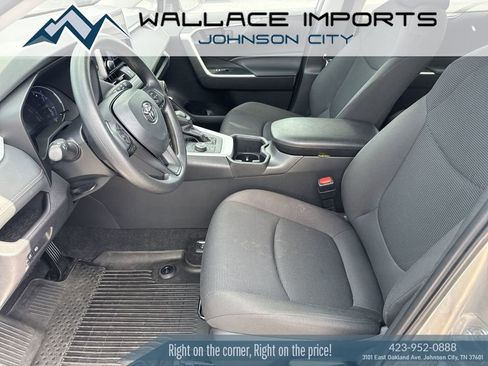Used 2024 Toyota RAV4 LE AWD/4WD image 14