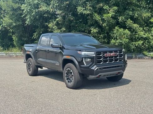 Used 2026 GMC Canyon AT4 w/ Technology Plus Package AWD/4WD image 9