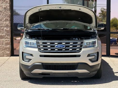Used 2017 Ford Explorer XLT FWD image 21