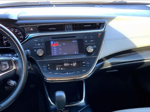 Used 2013 Toyota Avalon XLE image 6