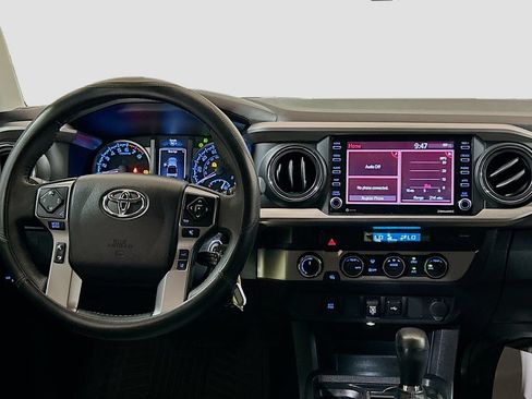 Used 2022 Toyota Tacoma SR5 AWD/4WD image 18