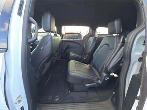 New 2026 Chrysler Pacifica Select w/ S Appearance Package FWD image 20