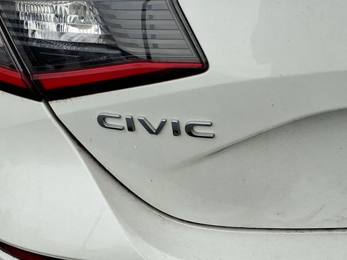 Used 2022 Honda Civic Sport Touring image 9