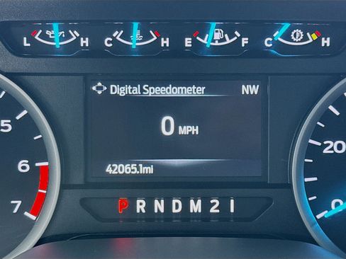 Used 2022 Ford F250 XLT w/ Black Appearance Package AWD/4WD image 8