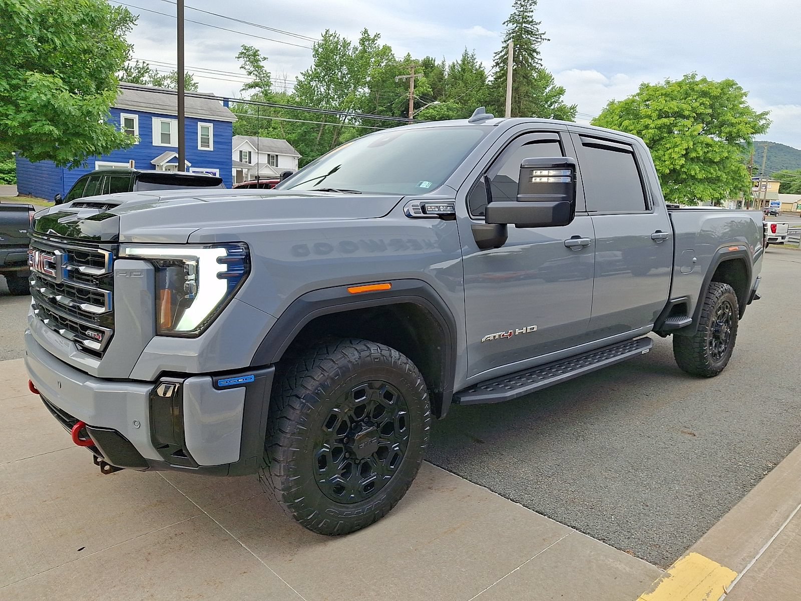 Used 2025 GMC Sierra 3500 AT4 AWD/4WD image 3