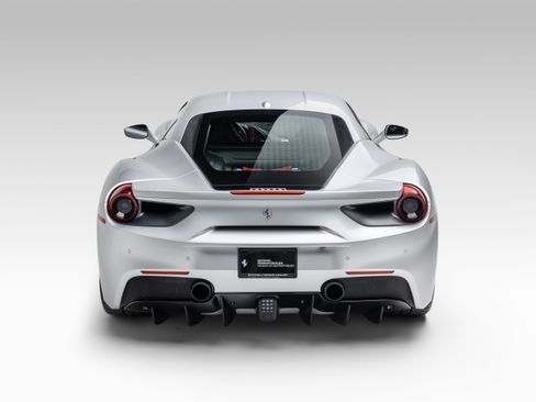 Certified 2018 Ferrari 488 GTB RWD image 7