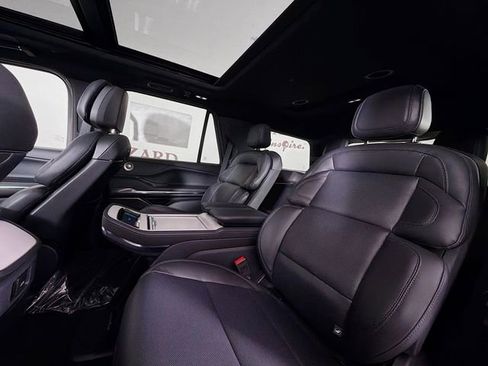 New 2025 Lincoln Navigator Reserve w/ Jet Appearance Package AWD/4WD image 26