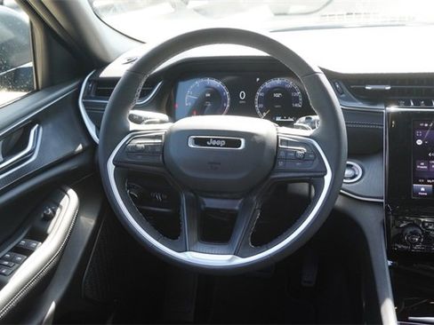 New 2025 Jeep Grand Cherokee L Laredo w/ Luxury Tech Group I image 16