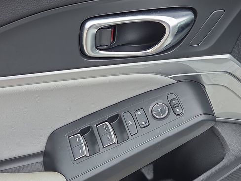 Used 2025 Acura Integra FWD image 13