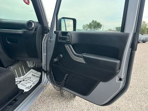 Used 2015 Jeep Wrangler Sport w/ Connectivity Group image 12