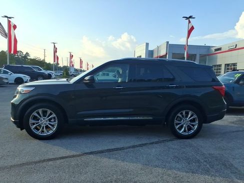 Used 2024 Ford Explorer Limited AWD/4WD image 3