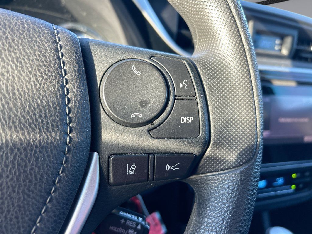 Used 2017 Toyota Corolla LE FWD image 16